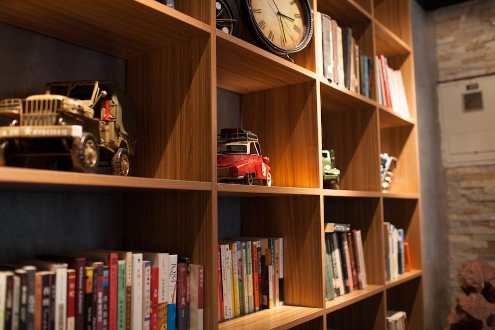Time Traveller Hotel- Near Beijing Yonghe Lama Temple, Ghost Street, Beihai Park, Jingshan Park, Drum Tower, Houhai Bar Street, Tian'Anmen Square, Located In Beijing Traditional Hutongs, 5 Minutes Away From Subway, Free Laundry Serive Dış mekan fotoğraf