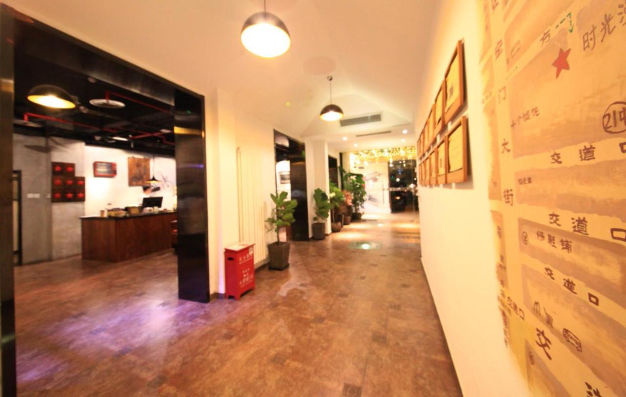 Time Traveller Hotel- Near Beijing Yonghe Lama Temple, Ghost Street, Beihai Park, Jingshan Park, Drum Tower, Houhai Bar Street, Tian'Anmen Square, Located In Beijing Traditional Hutongs, 5 Minutes Away From Subway, Free Laundry Serive Dış mekan fotoğraf