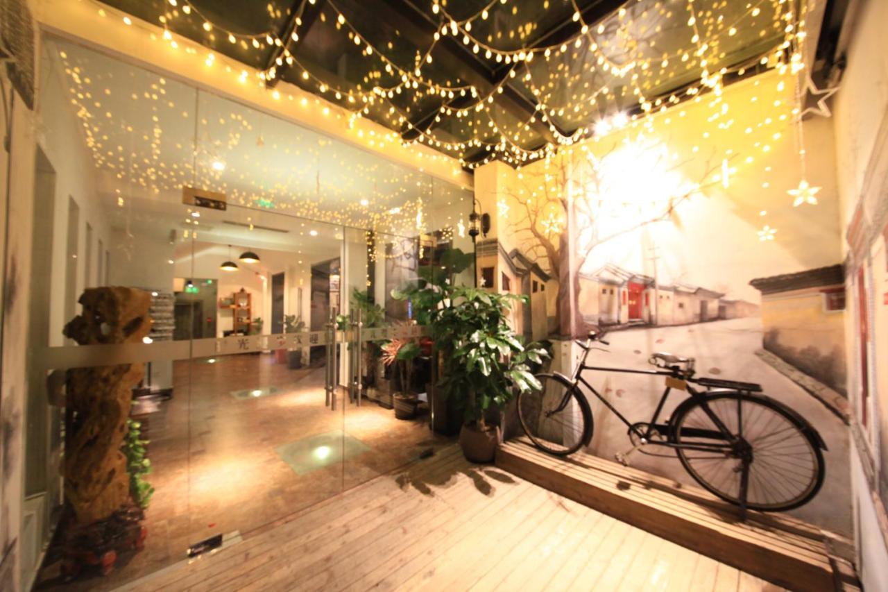 Time Traveller Hotel- Near Beijing Yonghe Lama Temple, Ghost Street, Beihai Park, Jingshan Park, Drum Tower, Houhai Bar Street, Tian'Anmen Square, Located In Beijing Traditional Hutongs, 5 Minutes Away From Subway, Free Laundry Serive Dış mekan fotoğraf